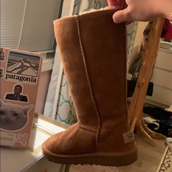 Ugg Kids Tall Boot - Picture 5 of 5